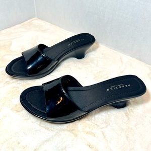 Kenneth Cole Reaction Deep Water Women’s  Black Slip-on Sandals, Size 7.5
